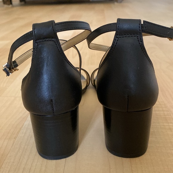 Michael Kors Dress Sandals 7M - Picture 4 of 10